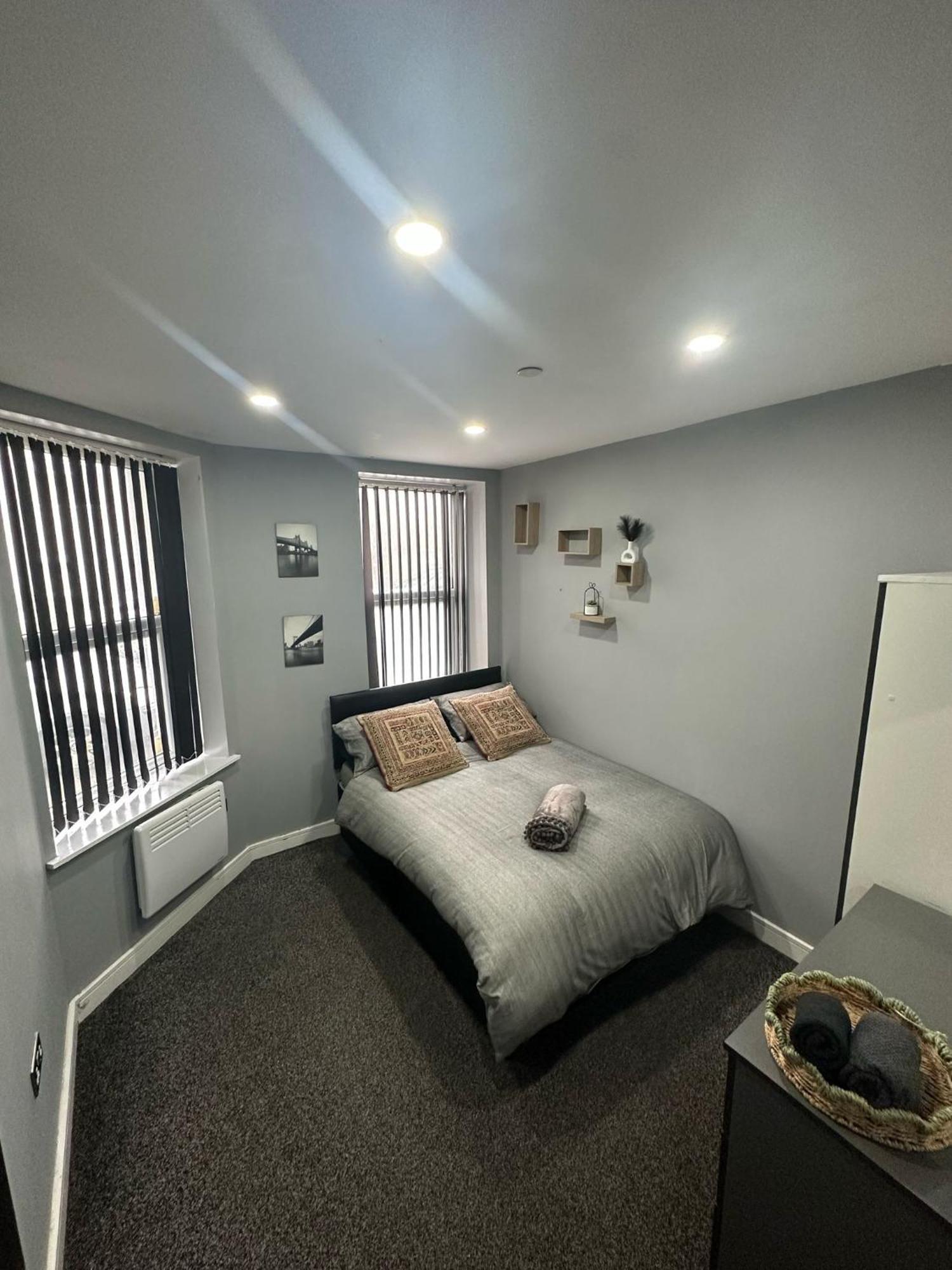 2 Bedroom Flat With Hot Tub Cardiff Eksteriør billede