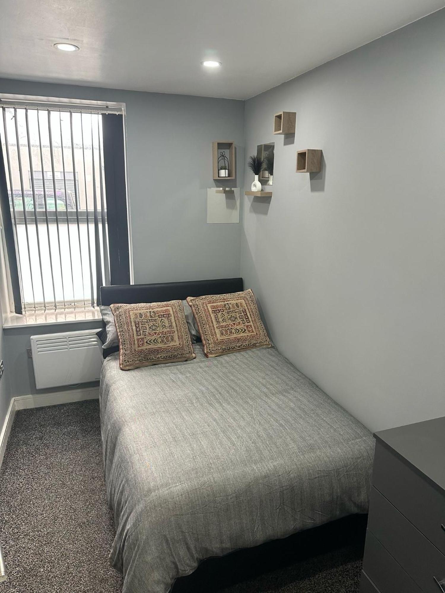 2 Bedroom Flat With Hot Tub Cardiff Eksteriør billede